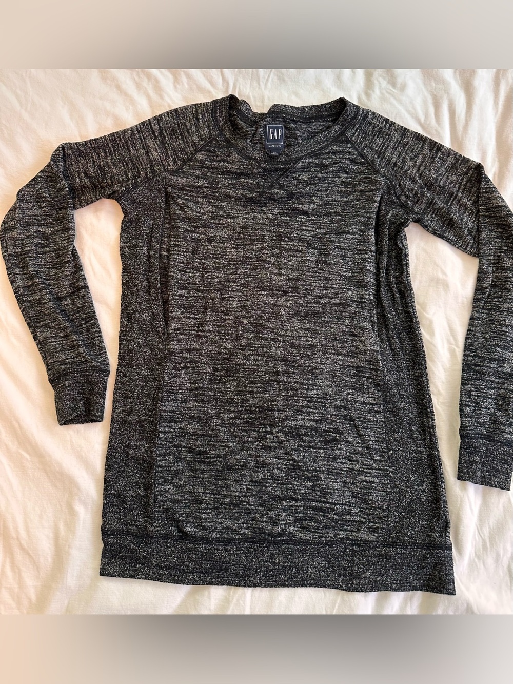 Gap maternity/nursing long sleeve bundle